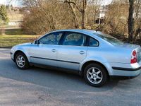 Gebraucht VW Passat 116 PS (85 kW) 2001 Blau Limousine