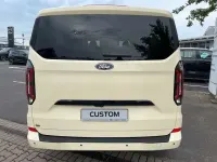 Neu Ford Tourneo Titanium 170 PS (125 kW) 2026 Folierung hellelfenbein ral 10 Van / Kleinbus