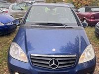 Gebraucht Mercedes A160 Elegance 95 PS (69 kW) 2012 Blau Limousine