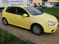 Gebraucht VW Golf V 105 PS (77 kW) 2005 Gelb Kleinwagen
