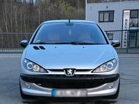 Gebraucht Peugeot 206 109 PS (80 kW) 2003 Silber Coupé