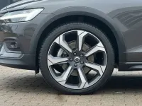 Gebraucht Volvo V60 CC Ultimate 197 PS (144 kW) 2023 Grau Kombi