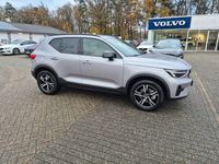 Neu Volvo XC40 Plus 163 PS (119 kW) 2025 Silber SUV