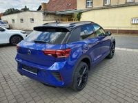 Neu VW T-Roc R-line 150 PS (110 kW) 2025 Lapizbluemetallic/black SUV