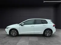 Gebraucht VW Golf VIII Active 116 PS (85 kW) 2022 Pure white Limousine