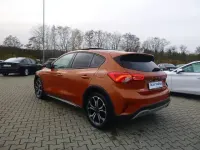 Używany Ford Focus Active 150 KM (110 kW) 2019 Pomarańczowy Sedan/Limuzyna