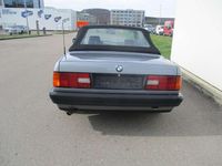 Gebraucht BMW 318 Cabriolet 113 PS (83 kW) 1993 Schwarz Cabrio