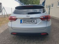 Gebraucht Hyundai i40 Trend 116 PS (85 kW) 2016 Grau Kombi