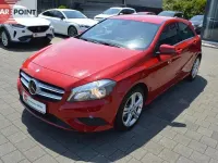 Gebraucht Mercedes A180 109 PS (80 kW) 2014 Rot Limousine