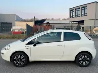 Gebraucht Fiat Punto Young 77 PS (56 kW) 2015 Weiß Kleinwagen
