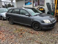 Gebraucht Toyota Avensis 129 PS (94 kW) 2006 Violet Kombi