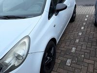 Gebraucht Opel Corsa 88 PS (64 kW) 2010 Weiß Kleinwagen