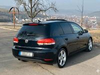 Gebraucht VW Golf VI 105 PS (77 kW) 2011 Blau Kleinwagen