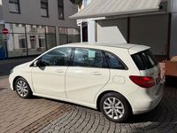 Gebraucht Mercedes B180 Edition 109 PS (80 kW) 2013 Weiß Kleinwagen