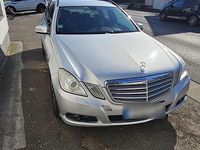 Gebraucht Mercedes E200 136 PS (100 kW) 2011 Grau Kombi