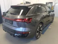 Gebraucht Audi Q8 e-tron S-Line 300 kW (408 PS) 2024 Grau SUV