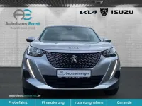 Gebraucht Peugeot e-2008 Active 100 kW (136 PS) 2022 Artense silber metallic SUV