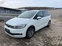 Neu VW Touran Comfortline 150 PS (110 kW) 2025 Weiß Van / Kleinbus