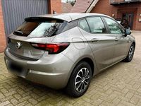 Gebraucht Opel Astra Edition 105 PS (77 kW) 2016 Grau Kleinwagen