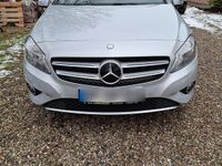 Gebraucht Mercedes A180 122 PS (89 kW) 2014 Silber Kleinwagen