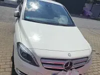 Gebraucht Mercedes B180 122 PS (89 kW) 2013 Weiß Kleinwagen