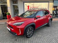 Neu Toyota Yaris Cross Style 131 PS (96 kW) 2025 Rot SUV