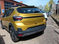 Neu Dacia Sandero Expression 110 PS (80 kW) 2026 Amber yellow Kleinwagen