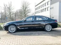Gebraucht BMW 530e Luxury Line 292 PS (214 kW) 2023 Schwarz uni Limousine