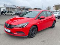 Używany Opel Astra Selection 101 KM (74 kW) 2017 Czerwony Sedan/Limuzyna