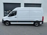 Używany Mercedes Sprinter 143 KM (105 kW) 2019 Biały Van