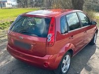 Gebraucht Ford Fiesta 80 PS (58 kW) 2008 Rot Kleinwagen