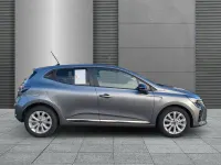 Neu Renault Clio V Evolution 90 PS (66 kW) 2025 Grau Limousine