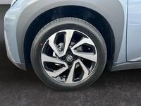 Neu Toyota Aygo 72 PS (52 kW) 2025 Celestite grey metallic/ dach mysticschwarz mica (grau) Kleinwagen