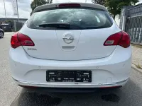 Gebraucht Opel Astra Selection 116 PS (85 kW) 2016 Weiß Limousine