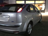 Second-hand Ford Focus 102 CP (75 kW) 2006 Gri Berlinǎ