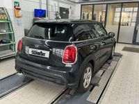 Gebraucht Mini Cooper Essential 136 PS (100 kW) 2024 Midnight black metallic Kleinwagen
