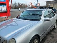 Gebraucht Mercedes E220 150 PS (110 kW) 2000 Silber Limousine