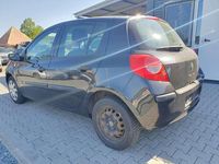 Gebraucht Renault Clio II Authentique 65 PS (47 kW) 2007 Perlmuttschwarz Kleinwagen