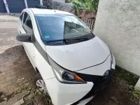Gebraucht Toyota Aygo 69 PS (50 kW) 2016 Weiß Kleinwagen