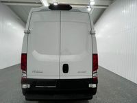 Gebraucht Iveco Daily 156 PS (114 kW) 2023 Weiß Van