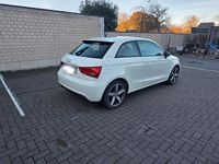 Gebraucht Audi A1 105 PS (77 kW) 2011 Weiß Kleinwagen