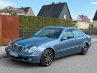 Gebraucht Mercedes E220 Elegance 150 PS (110 kW) 2002 Blau Limousine