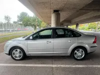 Gebraucht Ford Focus Ghia 116 PS (85 kW) 2005 Silber Limousine