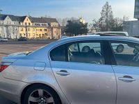 Gebraucht BMW 530 218 PS (160 kW) 2004 Silber Limousine