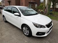 Gebraucht Peugeot 308 Active 131 PS (96 kW) 2019 Weiß Kombi