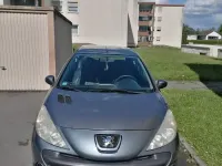 Gebraucht Peugeot 206+ 60 PS (44 kW) 2010 Grau Kleinwagen