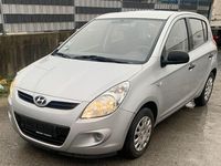 Gebraucht Hyundai i20 Classic 77 PS (56 kW) 2010 Silber Kleinwagen