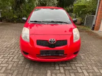 Gebraucht Toyota Yaris 69 PS (50 kW) 2008 Rot Kleinwagen