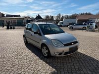 Gebraucht Ford Fiesta 80 PS (58 kW) 2003 Silber Kleinwagen