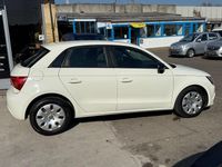 Gebraucht Audi A1 Sportback Attraction 86 PS (63 kW) 2013 Weiß Kleinwagen